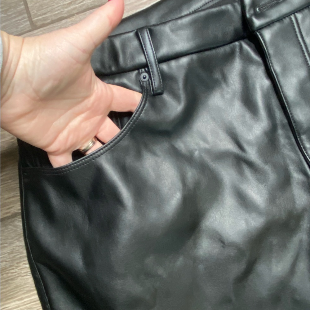 Good American 20 Black Faux Leather Pants - Picture 6 of 13